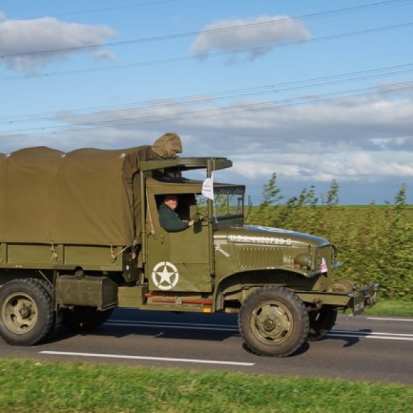 De GMC CCKW 353 vrachtwagen was het werkpaard in de bevoorrading.