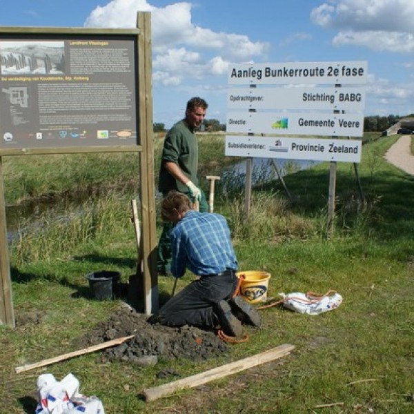 Een paneel staat nu aan het begin van dit deel van de bunkerroute.