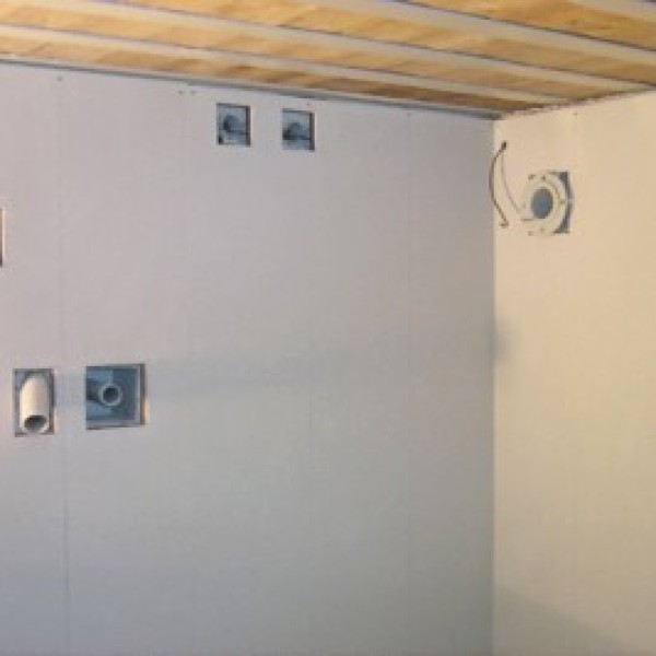 De muur naar de koepelkamer.