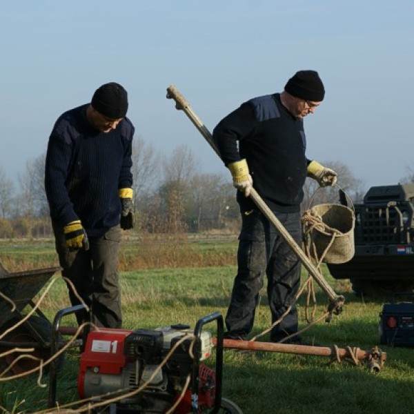 We verzamelen bij de 623 voor het uitzoeken van het gereedschap.