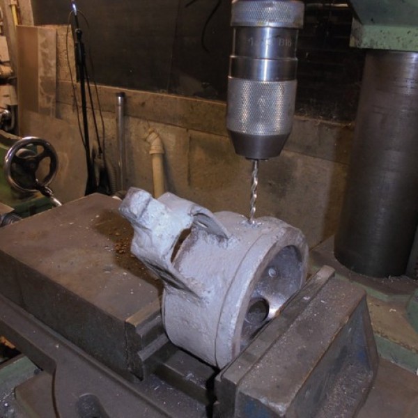 De kolomboormachine brengt uitkomst.